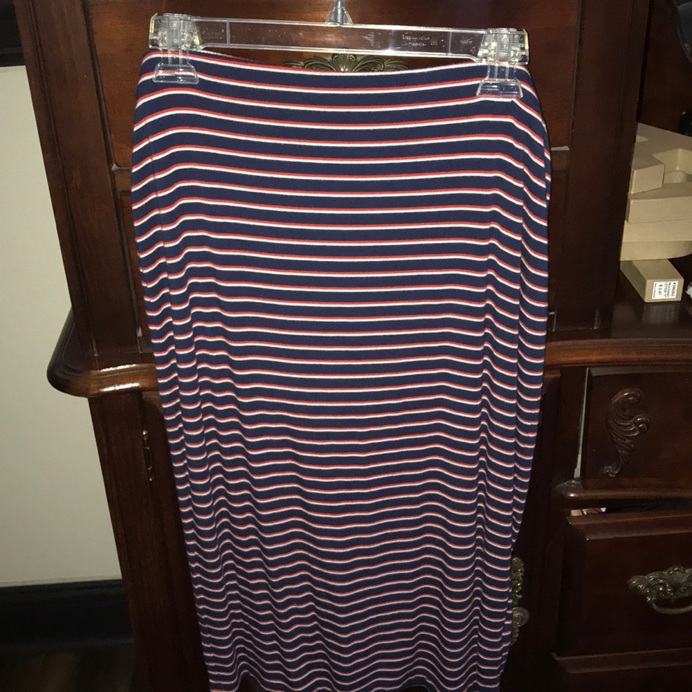 Stretchy midi straight skirt